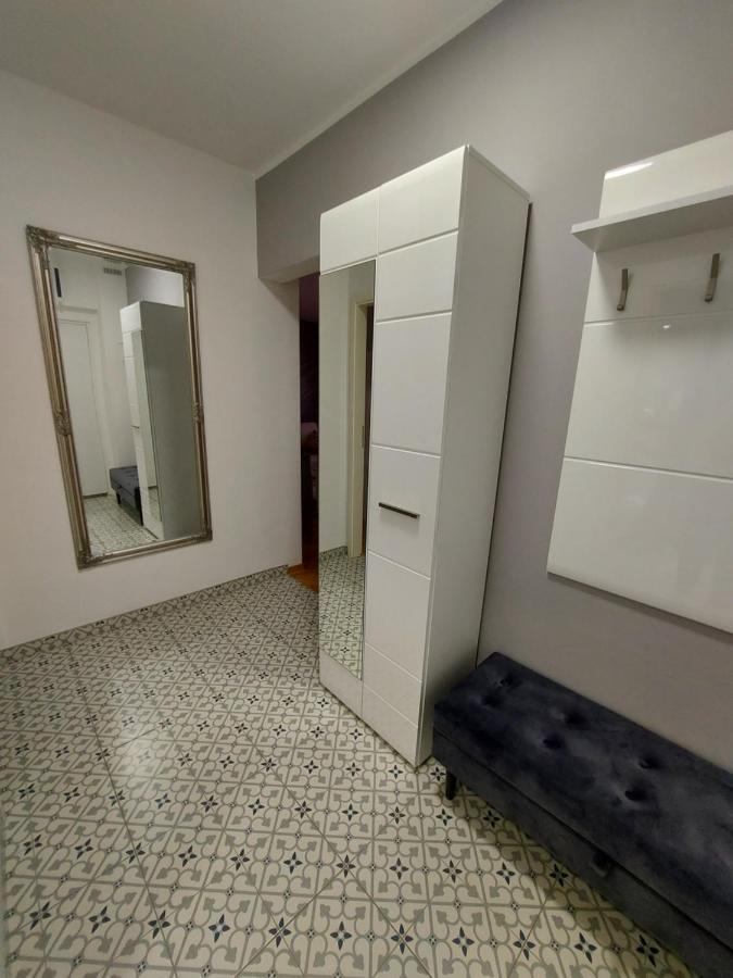 Ferienwohnung Apartman Jelena Sremska Mitrovica Exterior foto